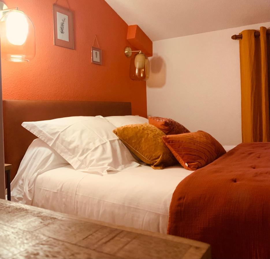L'Escoundillou Otel Saint-Jacques-des-Blats Dış mekan fotoğraf