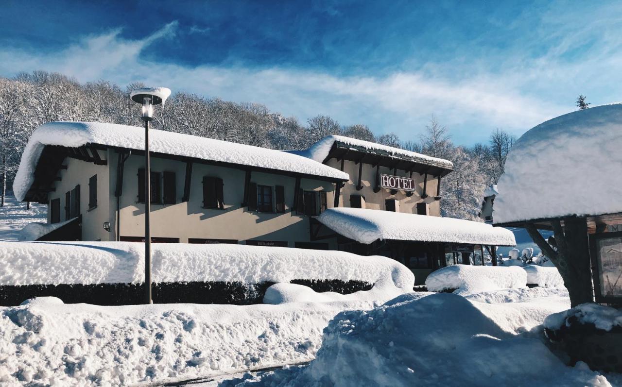 L'Escoundillou Otel Saint-Jacques-des-Blats Dış mekan fotoğraf