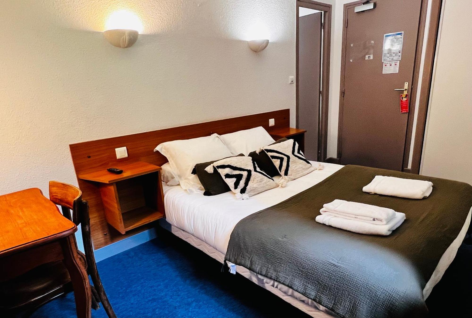 L'Escoundillou Otel Saint-Jacques-des-Blats Dış mekan fotoğraf