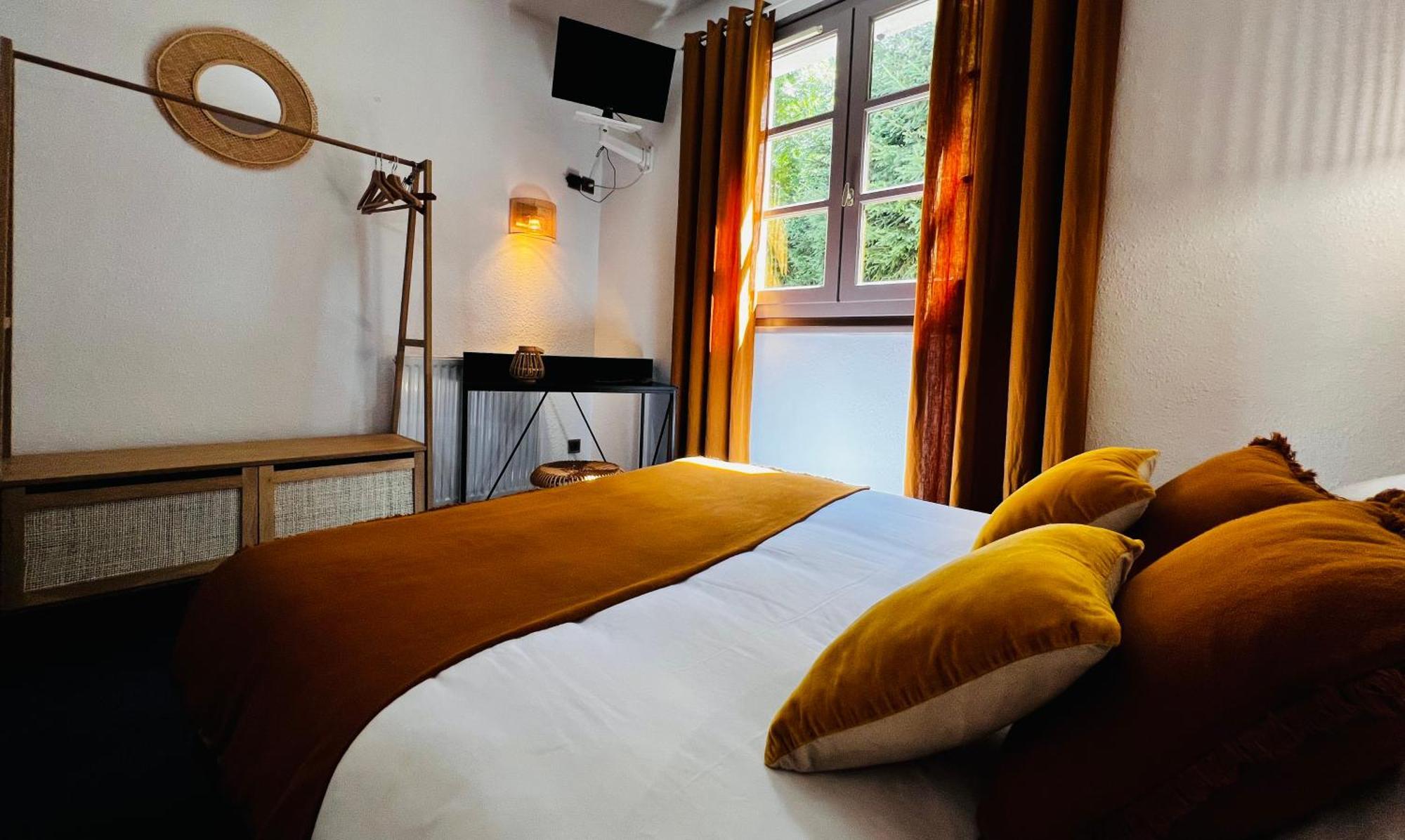L'Escoundillou Otel Saint-Jacques-des-Blats Dış mekan fotoğraf